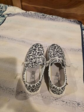 Hey Dude! Women's Leopard Print Canvas Casual Shoes - White/Black